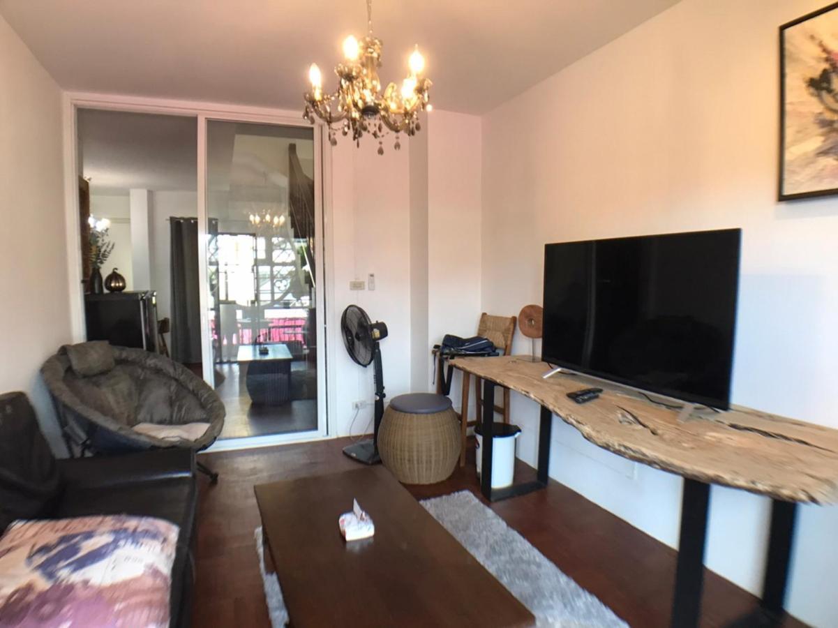 8Th House @ Center Of Chiangmai Old Town Apartment Чиангмай Екстериор снимка