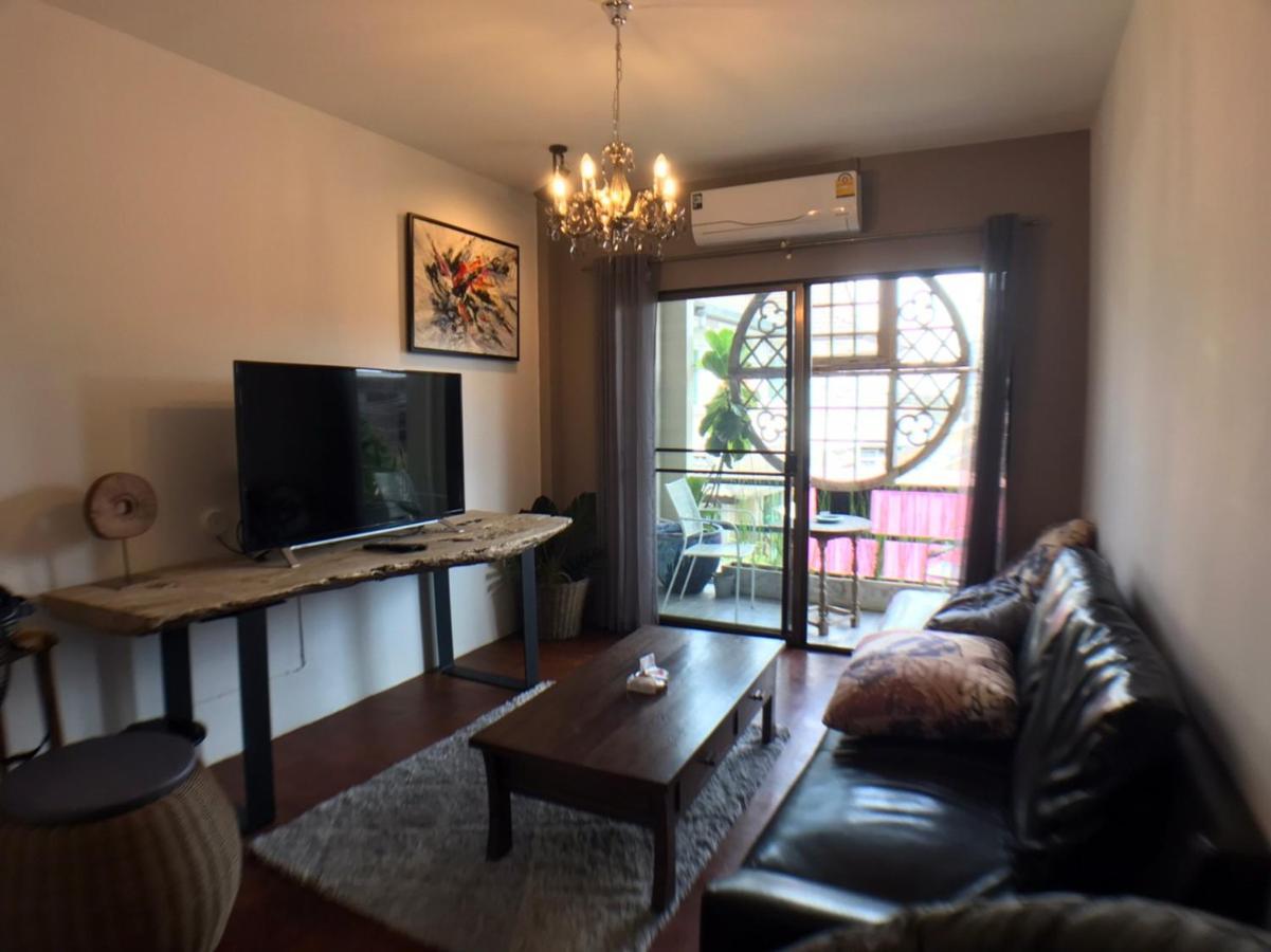8Th House @ Center Of Chiangmai Old Town Apartment Чиангмай Екстериор снимка