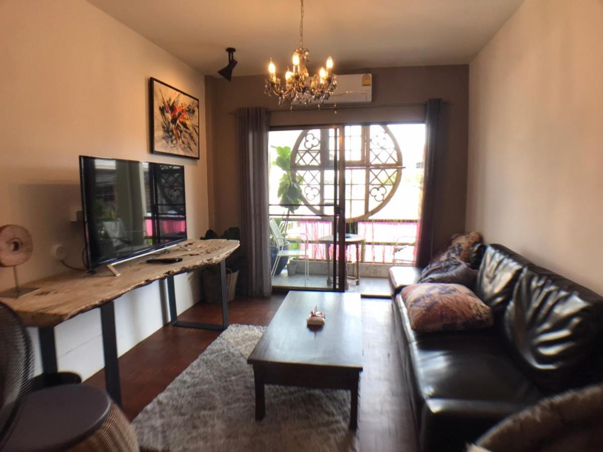 8Th House @ Center Of Chiangmai Old Town Apartment Чиангмай Екстериор снимка