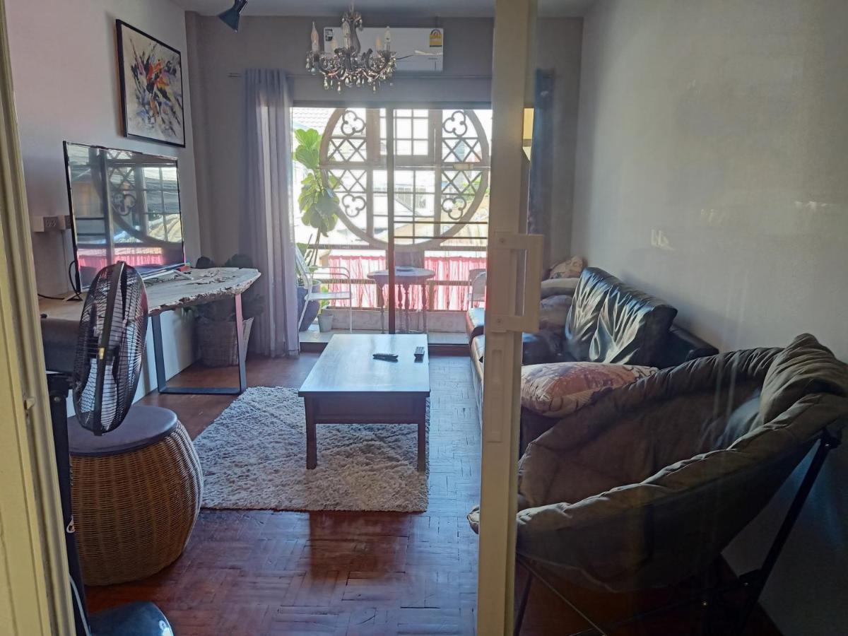 8Th House @ Center Of Chiangmai Old Town Apartment Чиангмай Екстериор снимка