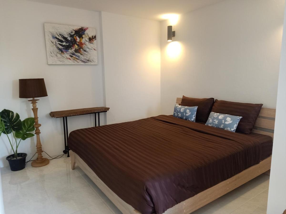 8Th House @ Center Of Chiangmai Old Town Apartment Чиангмай Екстериор снимка